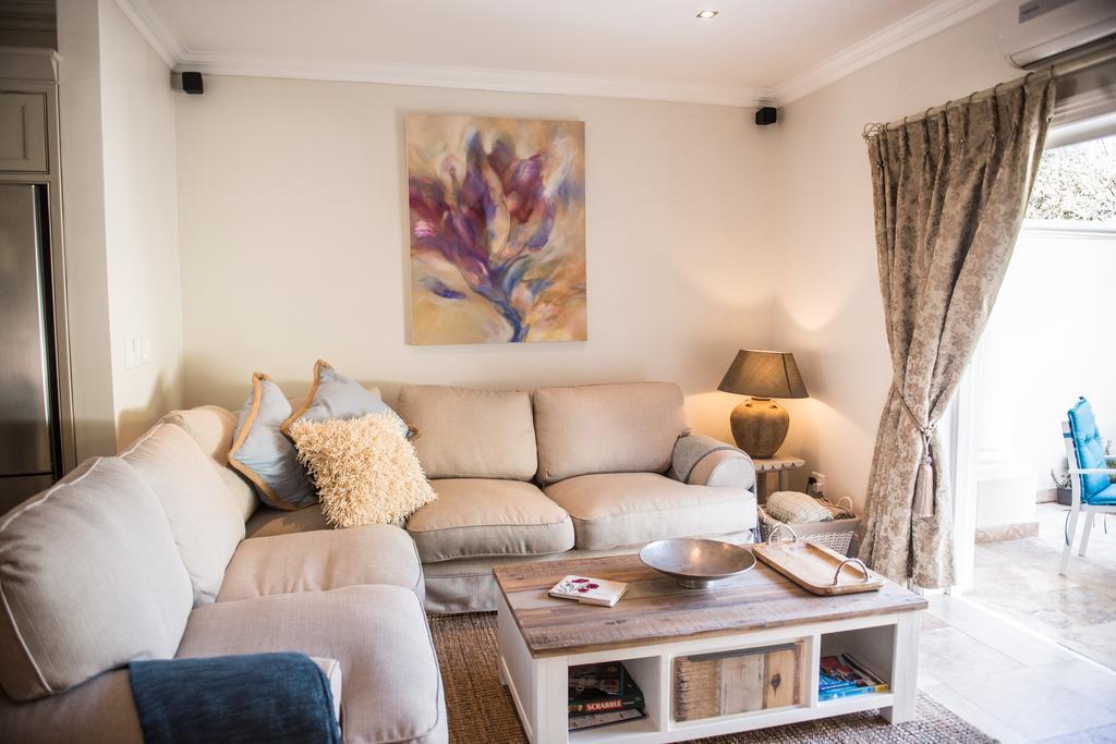 Maison Des Huguenots Le Roux Franschhoek
